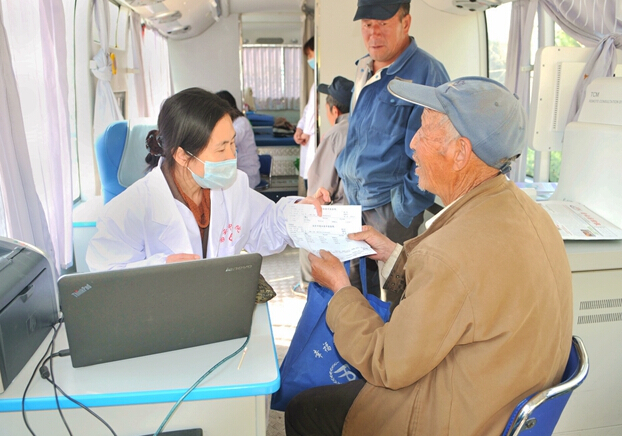 密云区中医流动医院到车道峪村委会巡诊